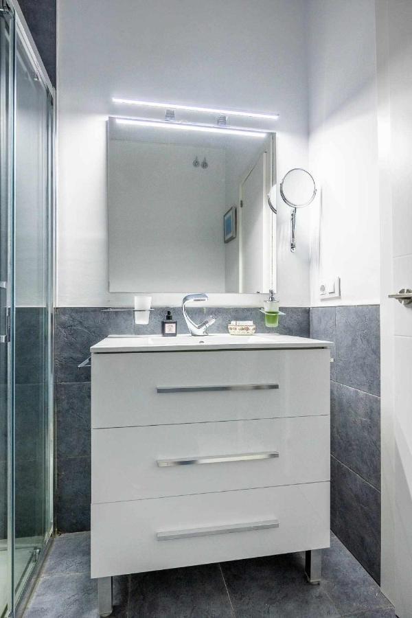 סביליה Comfy Away - Apartamento Exclusivo Mercado De Triana Con Balcon מראה חיצוני תמונה