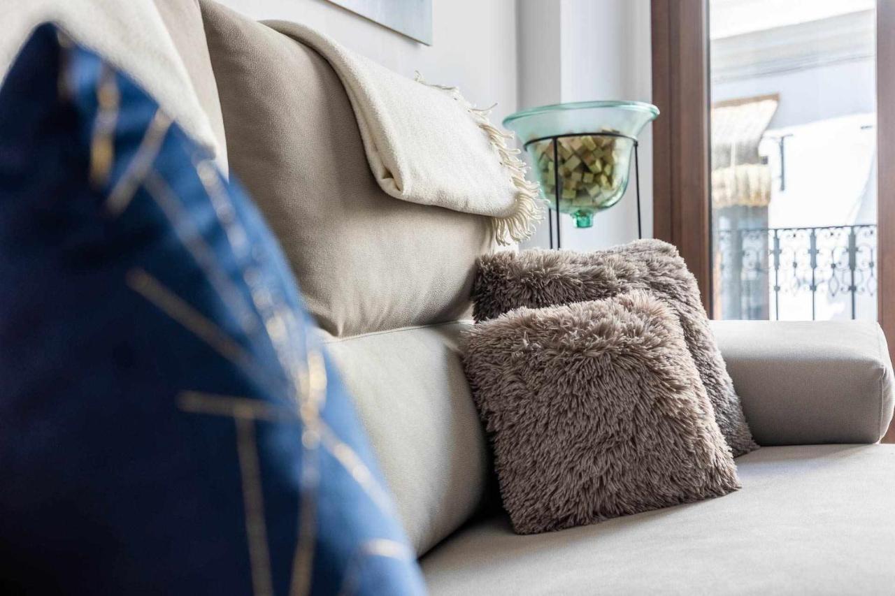 סביליה Comfy Away - Apartamento Exclusivo Mercado De Triana Con Balcon מראה חיצוני תמונה
